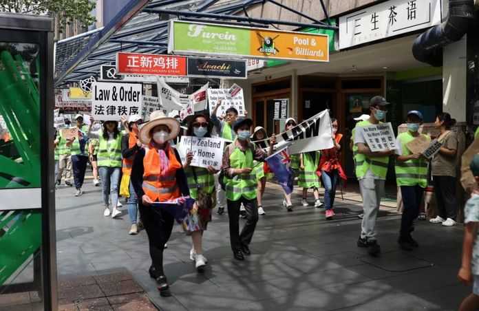「華人反犯罪遊行」