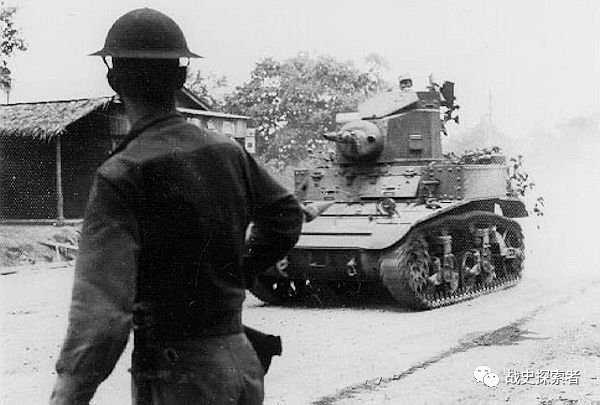 向著前線開進的M3「斯圖亞特」輕型坦克