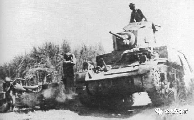 開赴前線的M3「斯圖亞特」輕型坦克