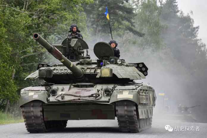 向演訓場進發的T-84坦克群2017年，烏克蘭隊用T-64BV參賽，結果拿了個倒數第二；2018年的