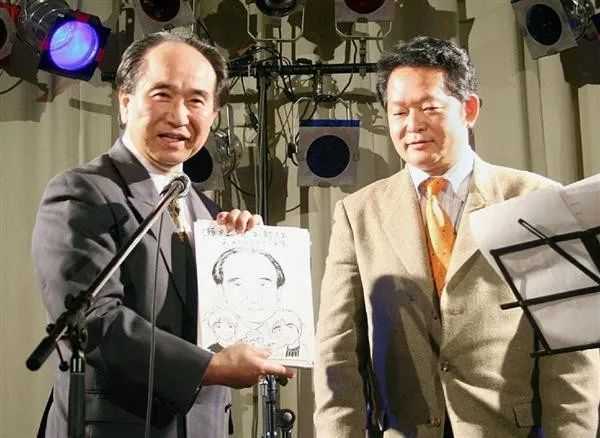 瀨戶上醫生（左）和漫畫家山田貴敏（右）