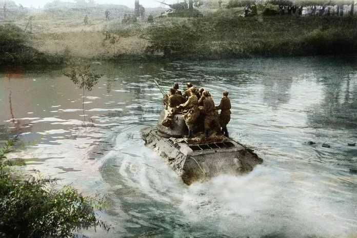 蘇聯軍隊越過德涅斯特河
