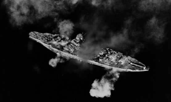 1944年7月21日，即美軍登陸關島的第一天，「賓夕法尼亞」號正在用14英寸主炮和5英寸副炮轟擊奧羅