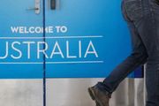 中澳機票價格暴跌，直飛僅$600出頭！在澳技術籤人數大減，簽證系統或再升級！4萬中國留學生即將返澳，落地就面臨嚴峻挑戰！