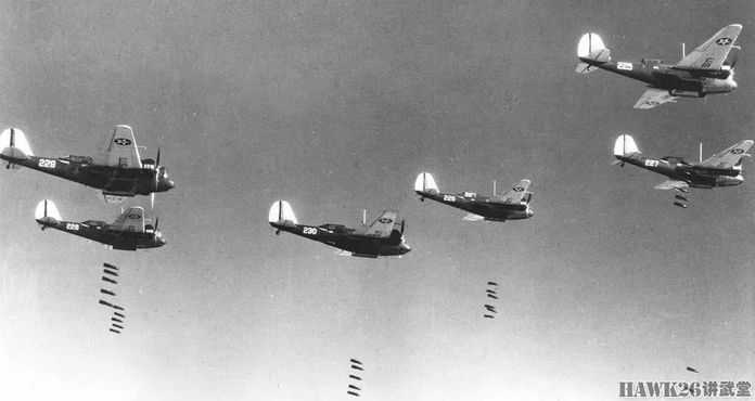 美軍B-10進行機群轟炸