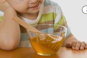 小孩咳嗽喝蜂蜜管用嗎？兌水喝還是直接喝、喝多少？