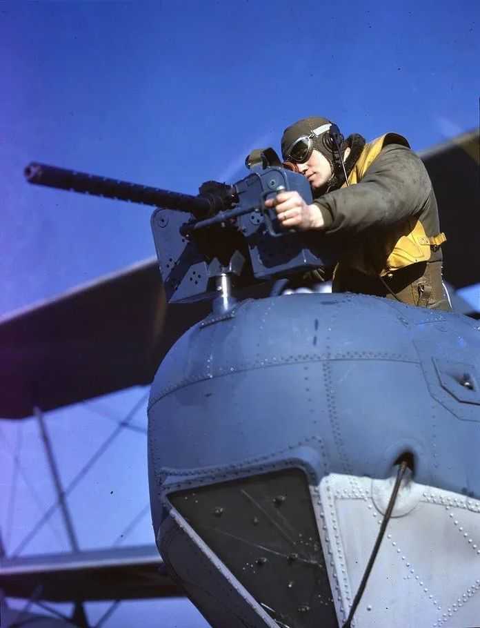 PH-3水上飛機機鼻處的機槍