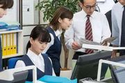 東京國稅局24歲女公務員在8家色情店兼職，賺了826萬日元被停職……