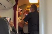 澳洲一醉酒乘客與飛行員發生爭執！被趕下機艙後還破口大罵！
