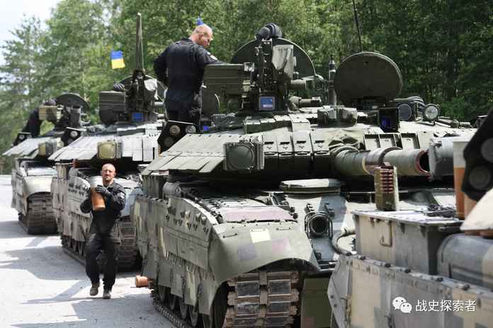 戴俄式坦克帽的，恐怕只有烏克蘭一個隊伍而且T-84「堡壘」的125毫米炮彈仍為分裝，所以需要在車底擺
