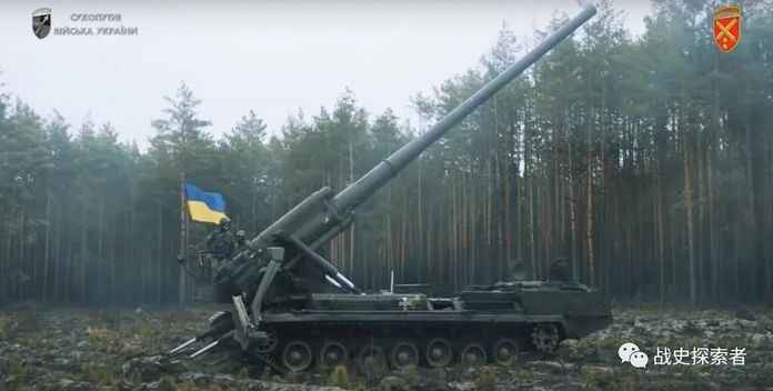 烏軍第43炮兵旅對外展示的2S7「牡丹花」自行火炮使用一門2A44型203毫米火炮，同樣具備發射核子