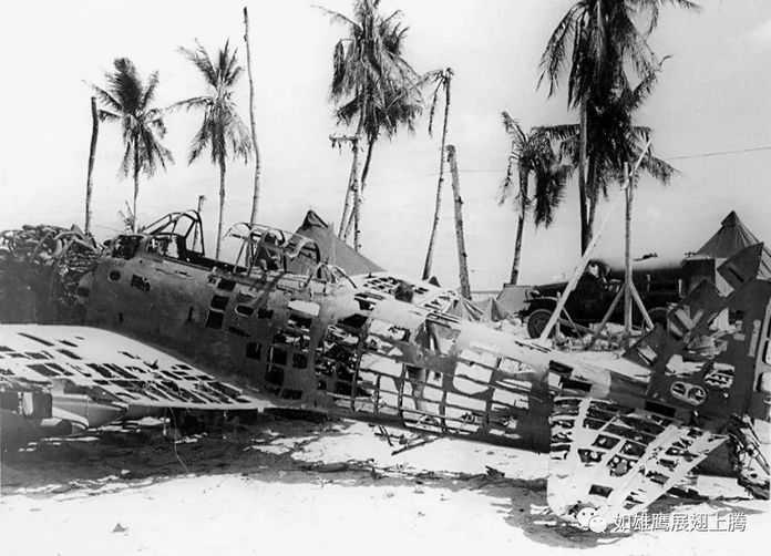 日本愛知D3A飛機在塔拉瓦墜毀