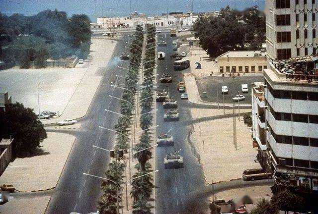 1990年8月2日，伊拉克入侵同樣是阿拉伯人的國家科威特