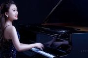 斬獲多個國際大賽冠軍，職業鋼琴家胡雪莎演繹音樂本真