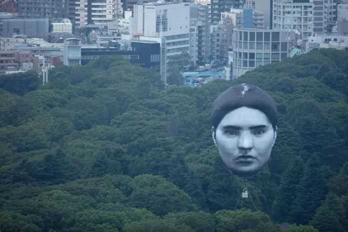 東京奧運會的「人頭氣球」