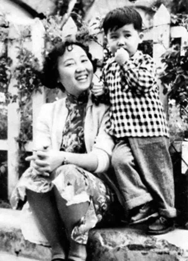 黎小田和母親