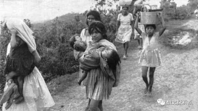 因薩軍入侵，洪國境內的平民不得不舉家逃亡瓜地馬拉避難