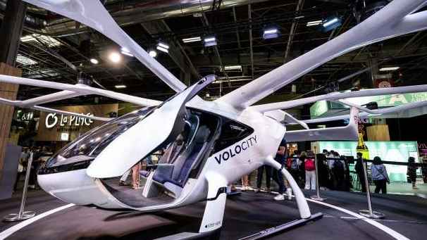 法國首試飛飛行計程車2024奧運會亮相