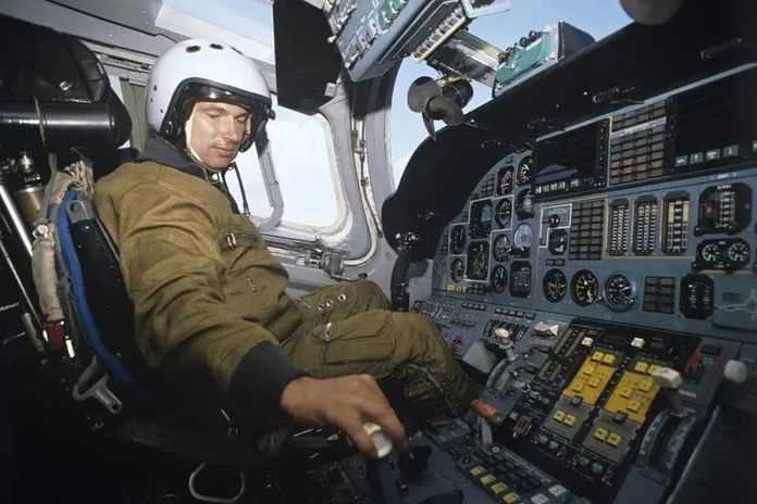 1991年，圖-160轟炸機的駕駛艙