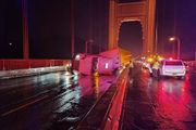 金門大橋重大事故！大卡車被暴風雨掀翻，場景似好萊塢災難片，加州進入災難狀態