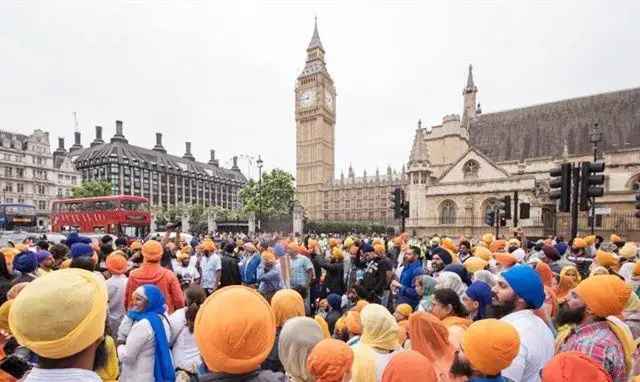 錫克教徒在英國議會前抗議