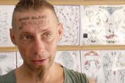 流浪漢為100歐元把陌生人名字紋在額頭，絕望生活4年後他終於去掉紋身&#8230;