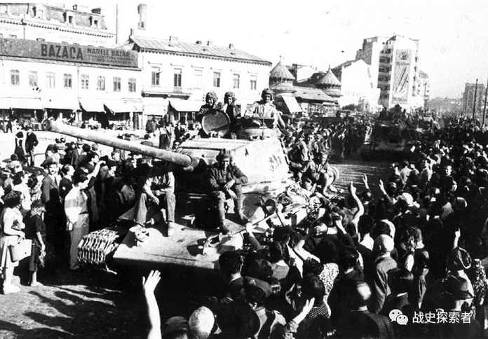 1944年8月31日，烏克蘭第3方面軍的部隊解放羅馬尼亞首都布加勒斯特，道路兩旁皆是歡迎的人群