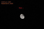 請定好鬧鐘，月底晚上，東方可見火星與畢宿五伴月