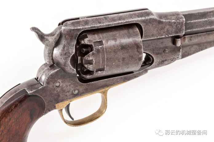 雷明頓M1858轉輪手槍是封閉式轉輪架