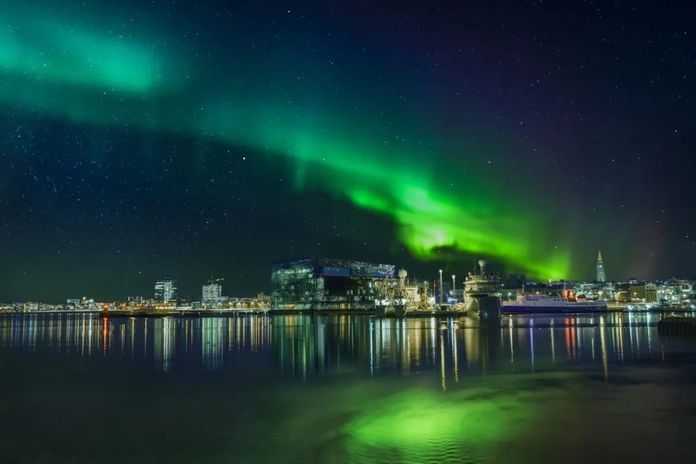 - 2022年4月的冰島城市 -