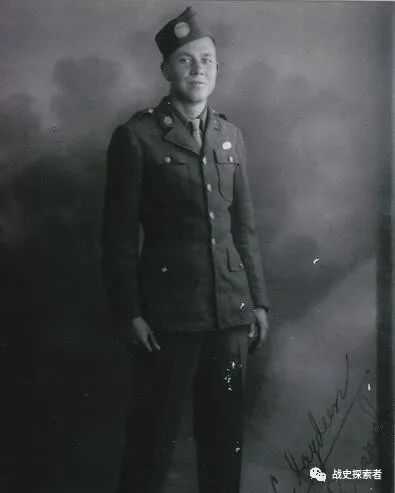 1942年從軍的弗里曼，也是E連中最早的一批成員