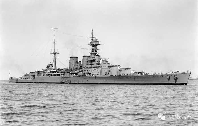 英國皇家海軍「胡德」號戰列巡洋艦，攝於1924年3月的澳洲