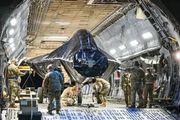 C-5M「銀河」戰略運輸機卸載F-22隱形戰機「猛禽」將前往博物館