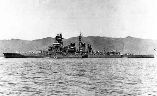 「霧島」號戰列艦，攝於日本四國島南部的宿毛灣，時間是1937年照片反映的基本是該艦參戰時的外觀，可見